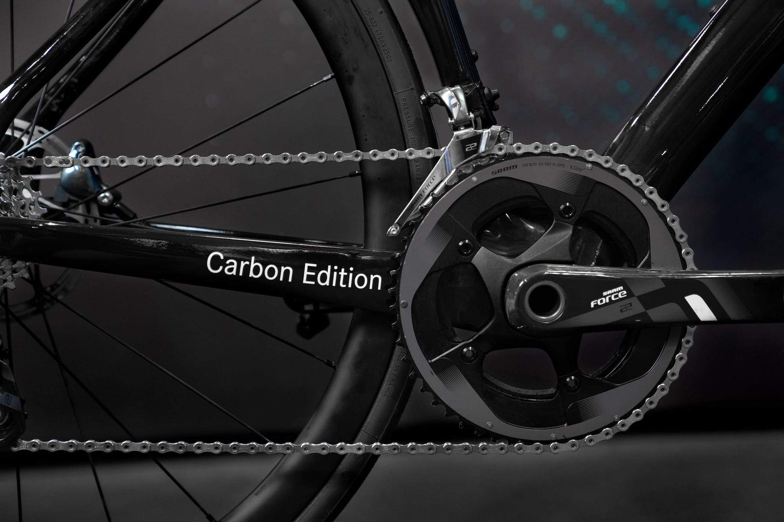 Mercedes-AMG PETRONAS F1® Equipo V12 Edición de carretera